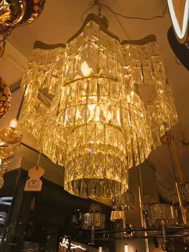 chandelier D